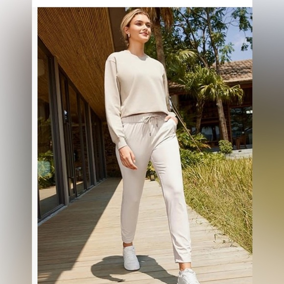 NWT-$32 BEAUTIFUL BONE COLOR DRESS - SCRUB PANTS - Picture 1 of 8